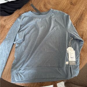 NWT Blue Vuori daydream crew XS